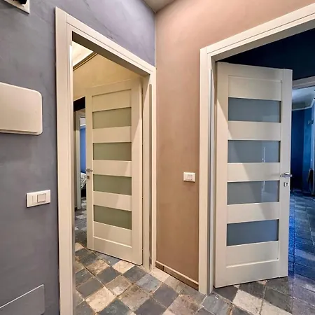 Apartamento Hostdomus - Smeraldo - Seafront - Bike