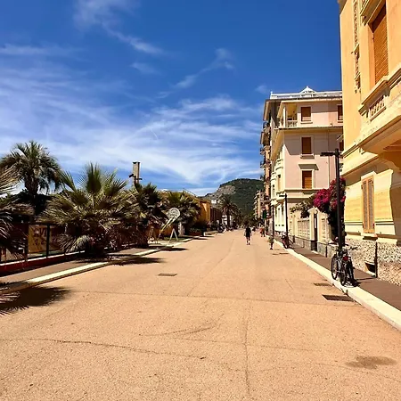 Hostdomus - Smeraldo - Seafront - Bike